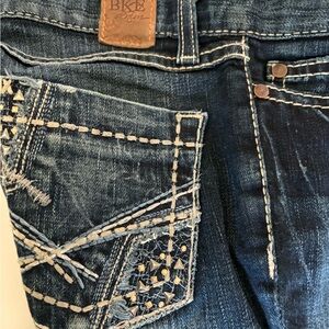 BKE Sabrina Stretch Denim Jeaans size 24. Distressed Studded Pocket